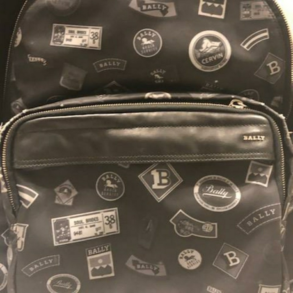 Backpack - Picture 3 of 6